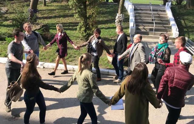 Хоровод - Ми голубку ізловили ...